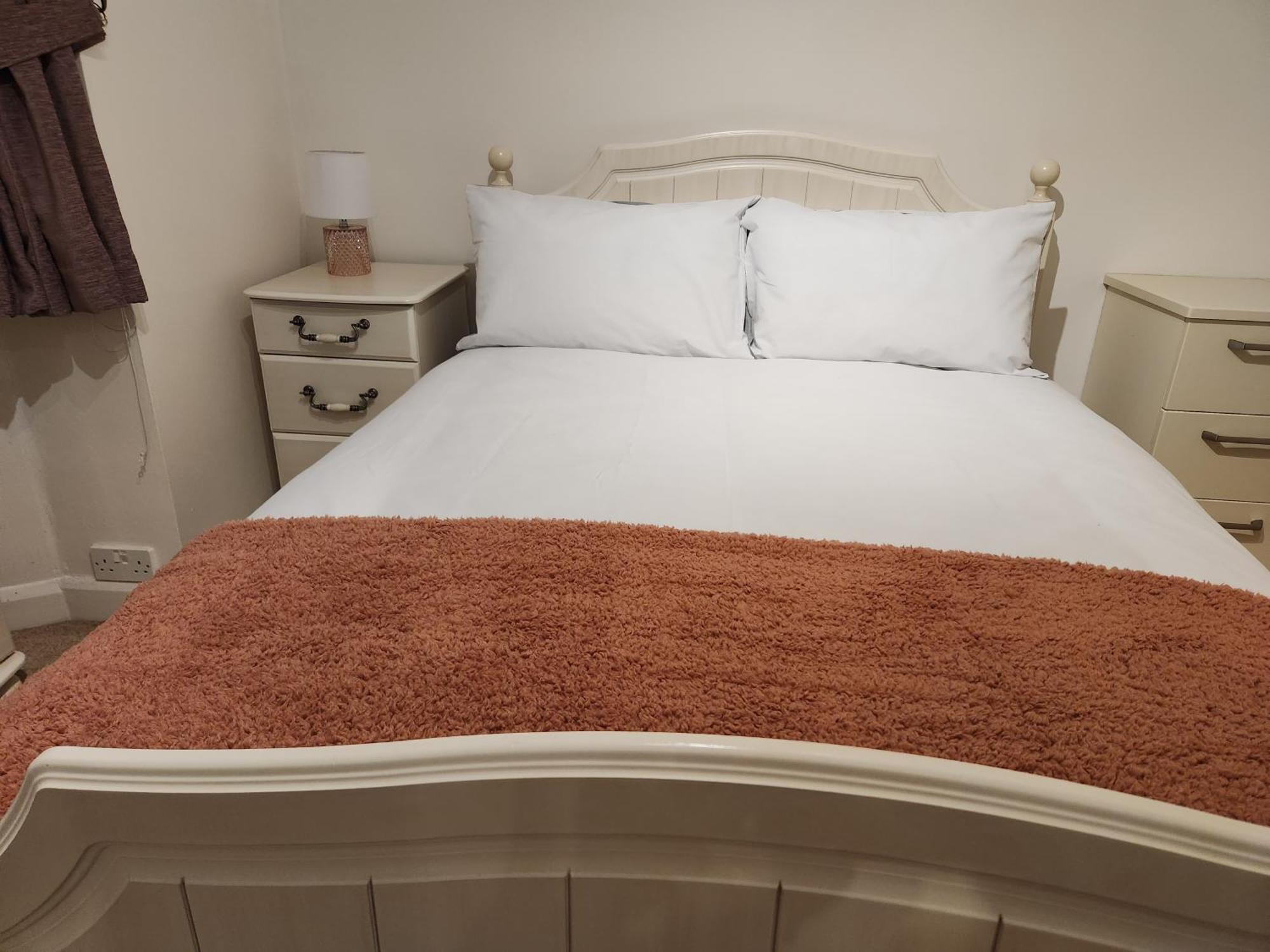 Elmdon House With 4 Spacious Bedrooms To Choose バーミンガム エクステリア 写真