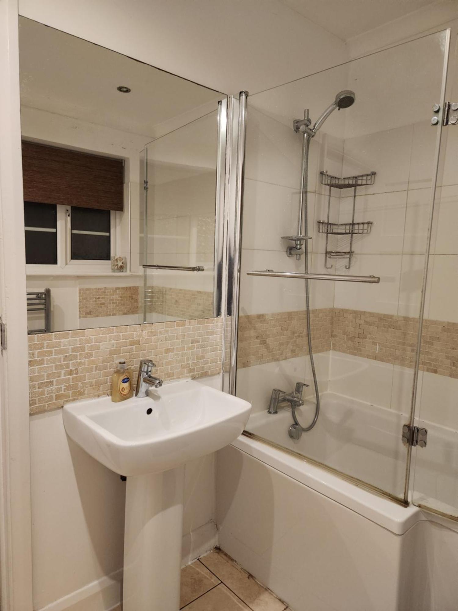 Elmdon House With 4 Spacious Bedrooms To Choose バーミンガム エクステリア 写真