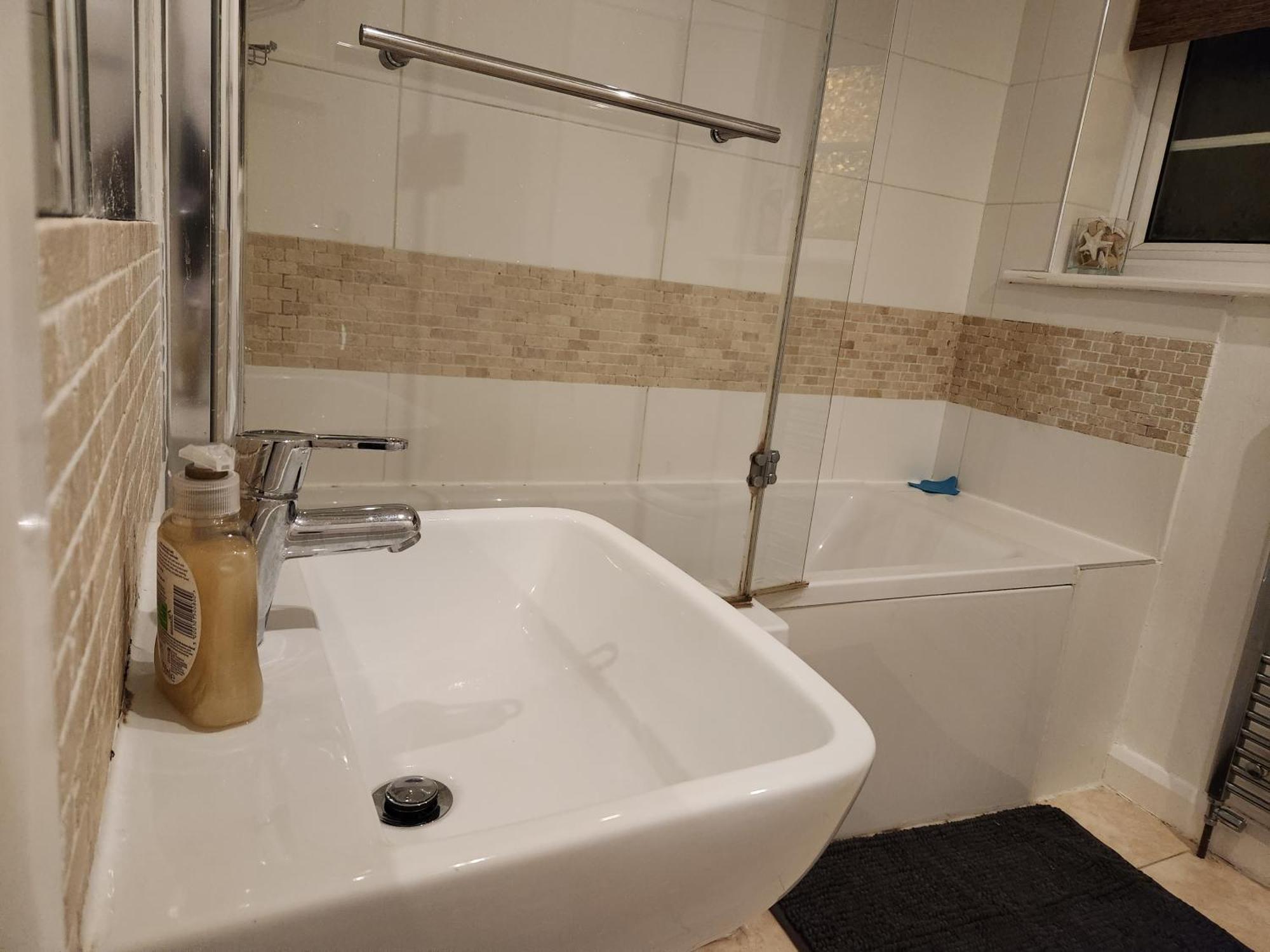 Elmdon House With 4 Spacious Bedrooms To Choose バーミンガム エクステリア 写真